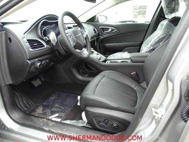 2017 Chrysler 200 Limited Platinum 4dr Sedan